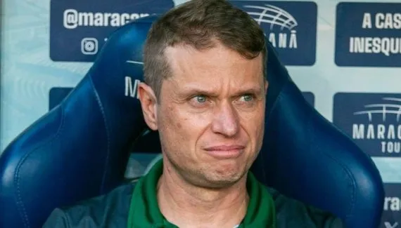 Seabra consultou líderes do elenco antes de deixar o Coritiba; os bastidores da saída