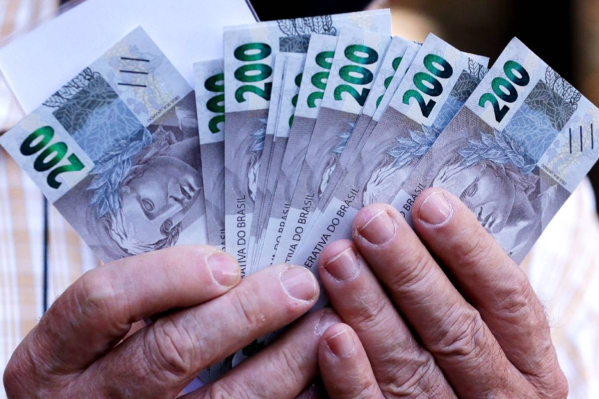 Curitibano ganha sozinho na Mega Sena e leva R$ 20 milhões pra casa