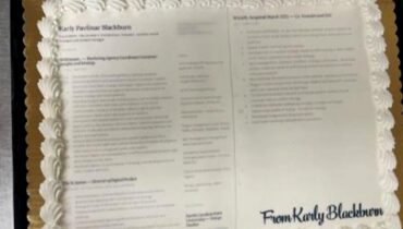 Mulher envia bolo com currículo para a Nike