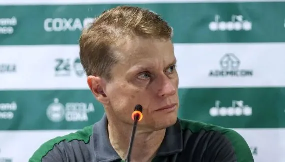 Alerta máximo! Seabra vê “emergência” após fiasco do Coritiba