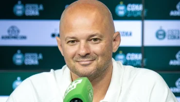 Coritiba define futuro de atacantes encostados no elenco