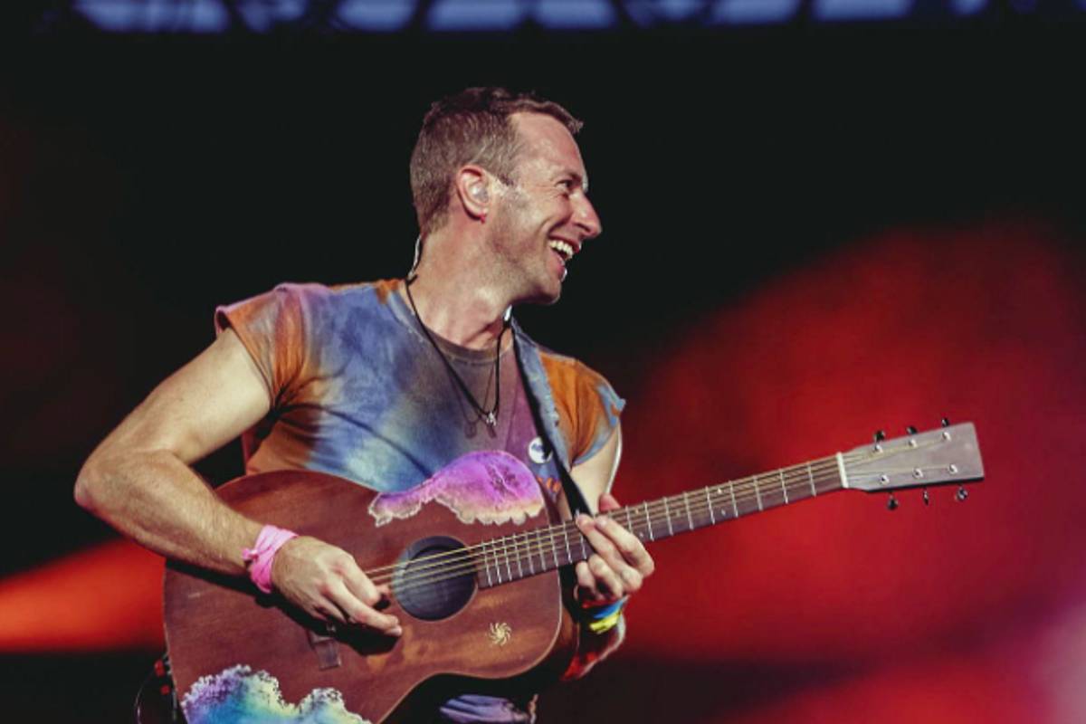 Imagem mostra o vocalista Chris Martin, do Coldplay