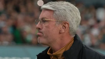 Odair admite problema no gramado da Arena e cobra adaptação do Athletico