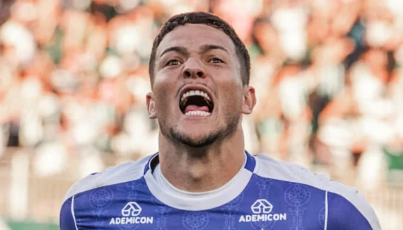 Destaque do Coritiba, goleiro Pedro Rangel entra em seleção do mês de abril