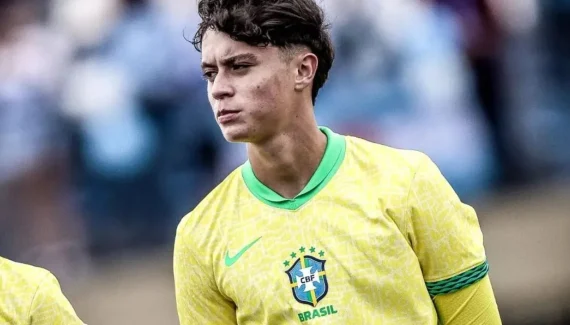 Filho de ex-Coritiba assina contrato com multa de R$ 577 milhões