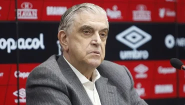 Promessa barrada por Petraglia deseja sair do Athletico