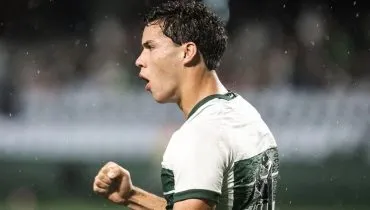 Coritiba vacila e Piás do Couto são castigados com gol tardio no Paranaense