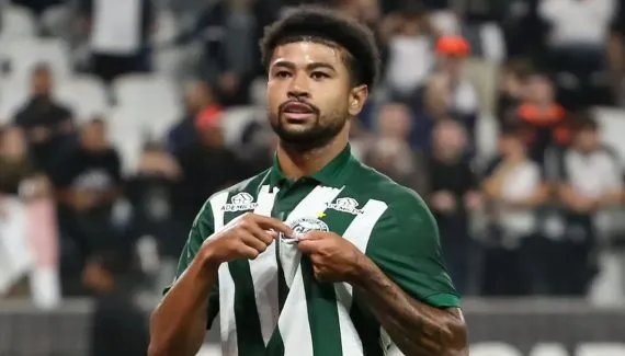 Flamengo sinaliza proposta recorde por Lucas Ronier, do Coritiba