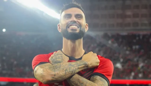 Presidente de clube brasileiro confirma busca por Mastriani, do Athletico