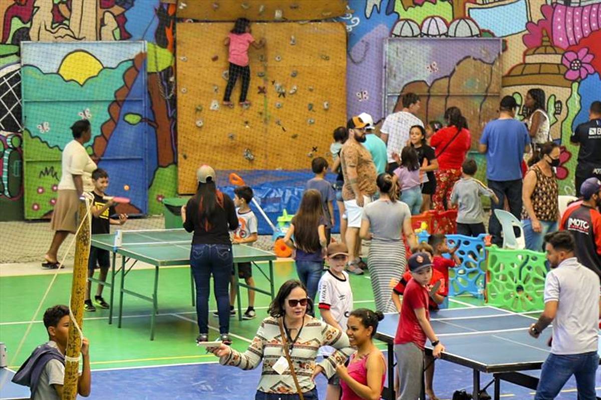 Imagem mostra tudo que está rolando em Curitiba neste dia das crianças. Veja as atividades especiais.