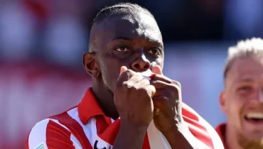 Nova novela? Athletico retoma interesse por atacante Cetré, diz imprensa argentina