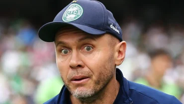 Mozart fecha com clube rebaixado do Brasileirão