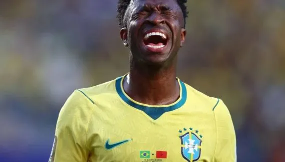 Brasil mostra deficiências da convocação e vive expectativa por Neymar na Copa