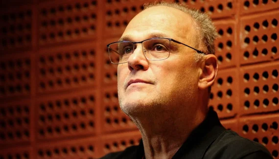 Morre Oscar Schmidt, lenda do basquete mundial, aos 68 anos