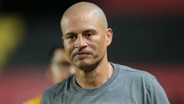 Alex sai de quase rebaixado para grande fase em clube ligado a Vini Jr.