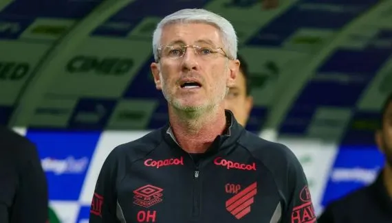 “Sangue de barata”: Odair Hellmann detona arbitragem de Palmeiras x Athletico