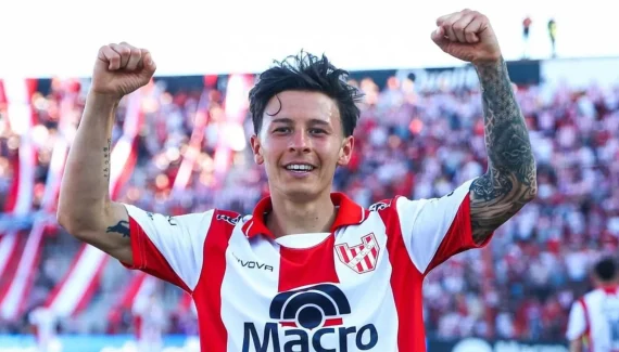 Coritiba negocia contratação de volante argentino, diz jornalista