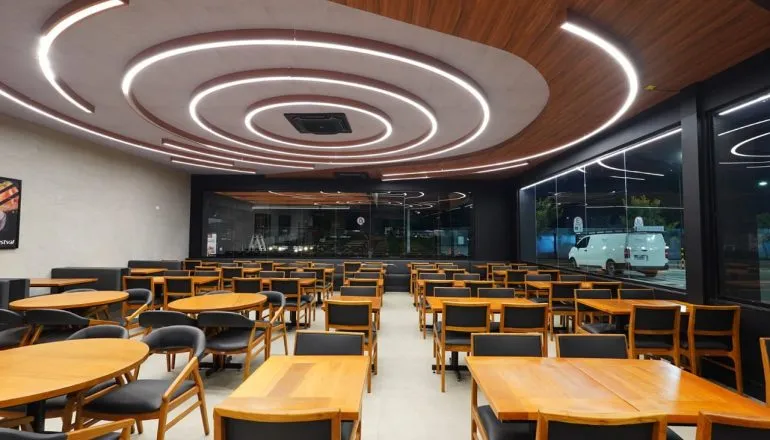 Supermercado reabre as portas após mega reforma; veja novidades