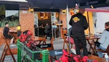 Bar em Curitiba guarda histórias de 50 anos e muita tradição