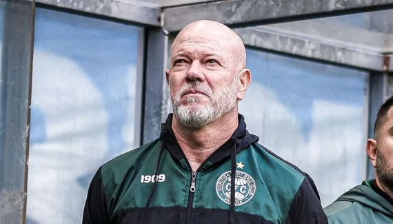 Vexame: Coritiba reencontra Grêmio após episódio emblemático