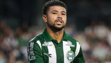 “Tem que ter coragem para jogar no Coritiba”, dispara Ronier após derrota