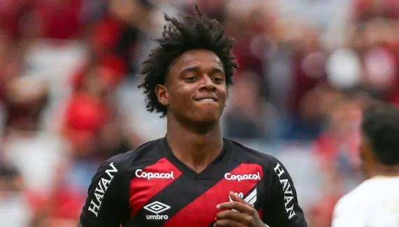 Bruninho vai jogar no Athletico até sair? Odair revela papo especial com a joia