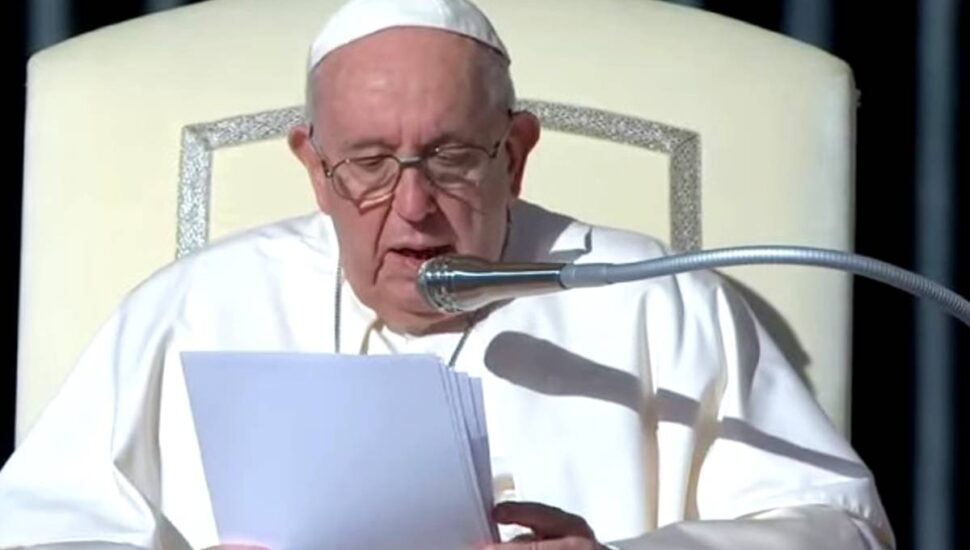 Imagem mostra o Papa Francisco, que reza pelo Brasil e pediu fim do ódio, intolerância e violência