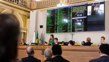 horario comercio curitiba