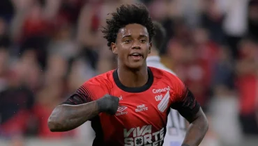 Athletico aumenta salário, valoriza Bruninho e tenta blindar sondagens por promessa