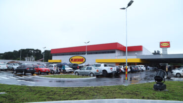 A segunda unidade de Piraquara tem 1800m² de área de vendas | Foto: Divulgação