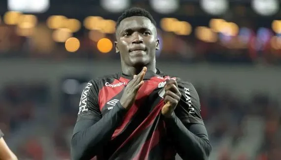 Viveros revela drama com filho após brilhar no Athletico