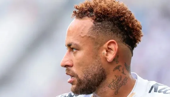 Lesão contra o Coritiba tira Neymar de amistosos da seleção e gera dúvidas para a Copa