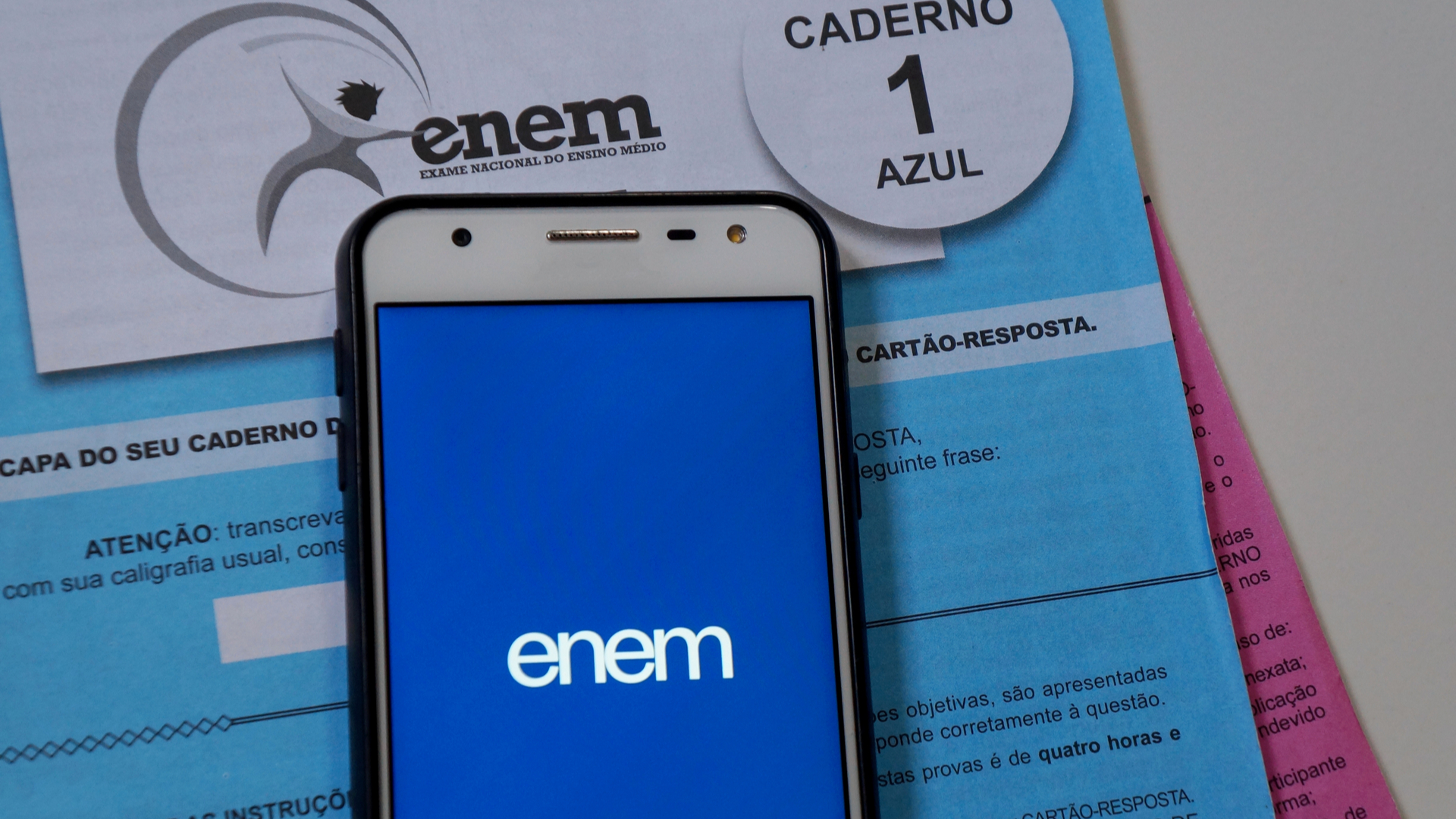 O Enem tem 5 exames: linguagens e códigos, matemática, ciências humanas, ciências da natureza e redação. | Foto: Shutterstock