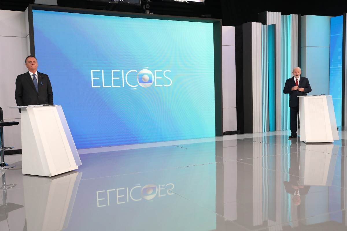 Candidatos no estúdio do debate, na TV Globo