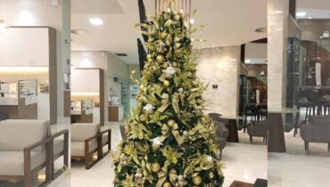 Imagem mostra uma das árvores feitas pela empresa de Curitiba A arte de decorar