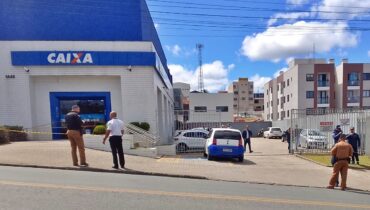 Polícia isola agência da Caixa na RMC por suspeita de bomba e descobre despacho na porta