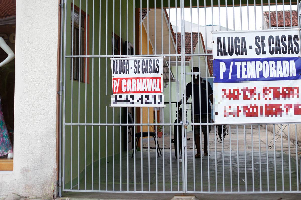 Imagem mostra uma casa para alugar no litoral do Paraná