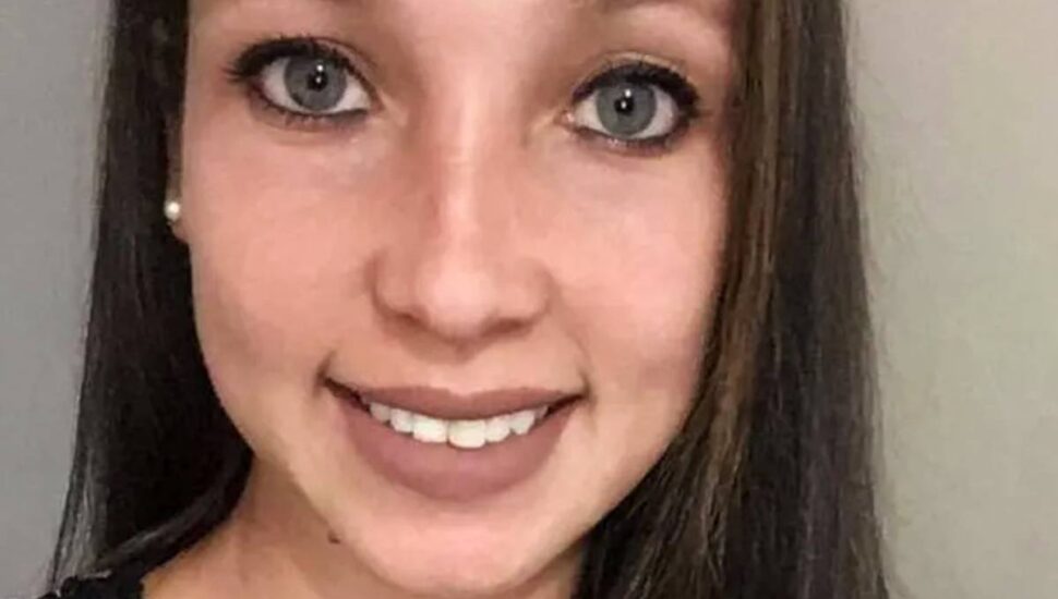 Imagem mostra Suellen Helena Rodrigues, que foi assassinada pelo ex-companheiro na frente dos filhos, em Curitiba