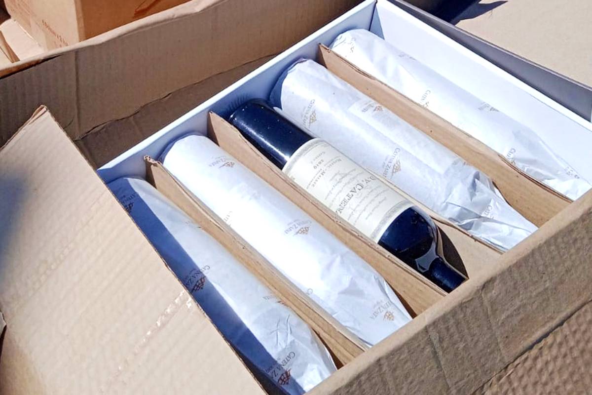 Imagem mostra vinhos contrabandeados