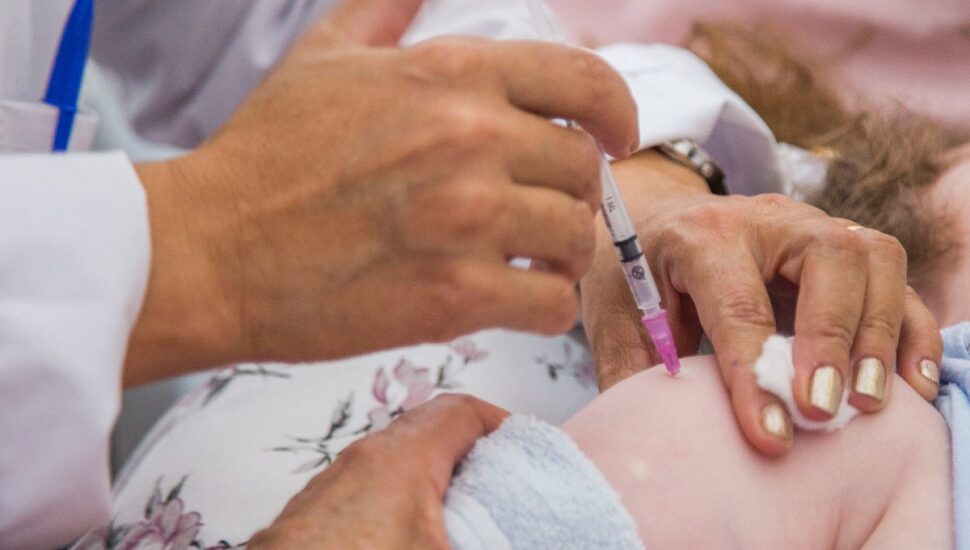 vacinação de criança