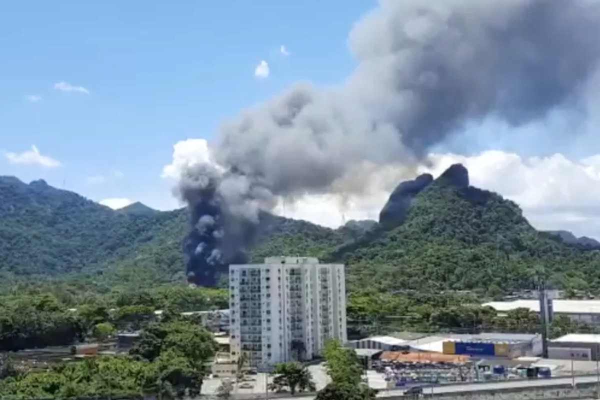 Fumaça de fogo nos estúdios da Globo