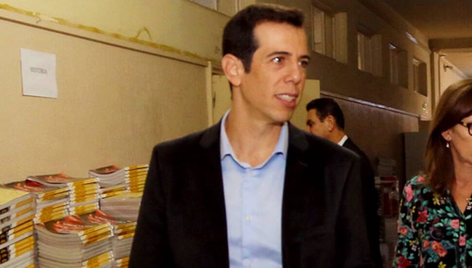 Imagem mostra Renato Feder, que será secretário de educação em São Paulo.