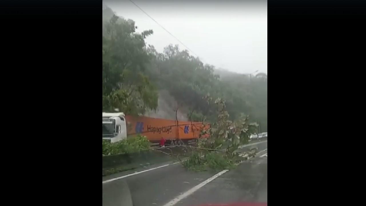 queda de barreira br-376