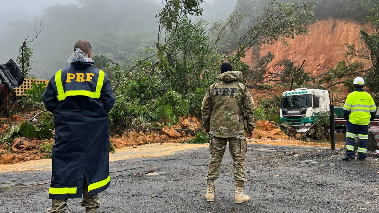 deslizamento terra 376