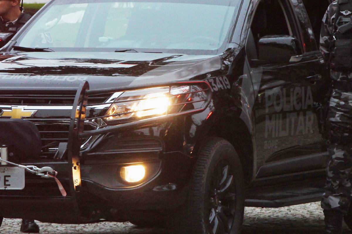 Imagem mostra uma viatura da Rone do Paraná