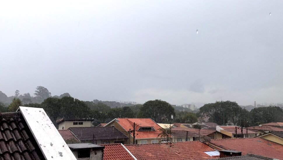 chuva forte curitiba domingo