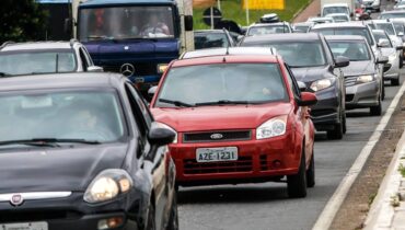 Imagem mostra o Fluxo intenso na BR-376