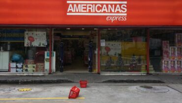 Fachada de uma das unidades das Lojas Americanas em Curitiba