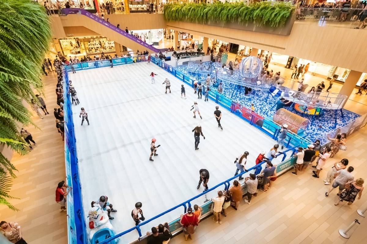 Pista de patinação no gelo em shopping de Curitiba