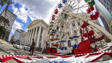 Carrossel e Roda Gigante retornam a Curitiba